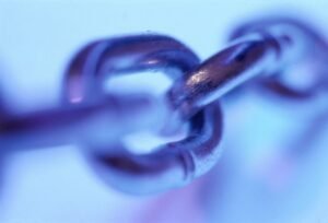 Armis adquiere Otorio por $120M para potenciar la ciberseguridad en entornos físicos.