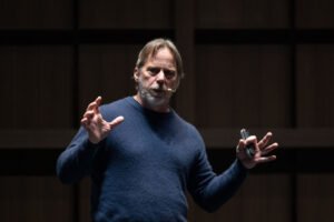 Jeff Bezos respalda a fabricante de chips de inteligencia artificial Tenstorrent