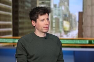 Sam Altman: OpenAI ha estado en el ‘lado equivocado de la historia’ en cuanto al código abierto.
