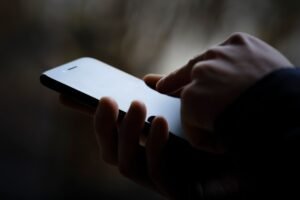 Proyecto de ley de Florida que exige puertas traseras de encriptación para cuentas de redes sociales es criticado como peligroso e insensato