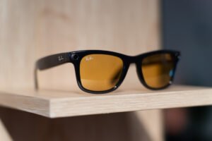 ¡La alegría cercana de andar en bicicleta con gafas Ray-Ban Meta!