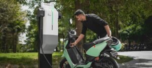 ¡Startup de autos eléctricos Ather de la India apunta a valoración de $1.4 mil millones en OPI de $308 millones! ¡No te pierdas ningún detalle!