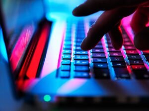 Supervisión de servicios de almacenamiento y compartición de archivos por parte del regulador de Internet del Reino Unido