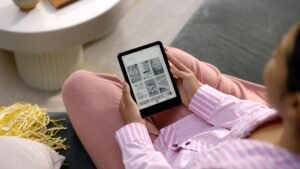 ¡Amazon Kindle revoluciona con nueva función de inteligencia artificial para resumir libros de una serie!