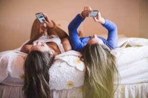 Reino Unido estudia prohibir redes sociales para niños ¡Entérate de todos los detalles!